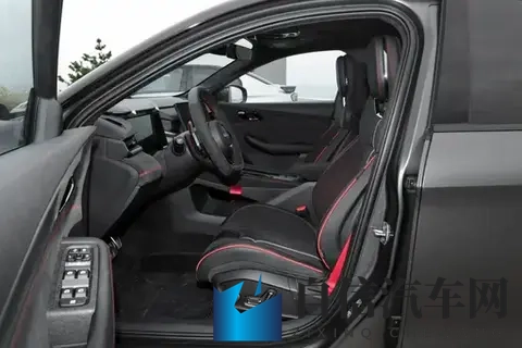 试完第三代领克03，我终于明白，为什么年轻人偏爱它-1