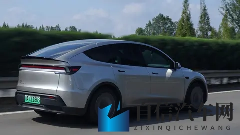 国产成人91 张津瑜：国产影片引发热议，主角张津瑜引关注-3