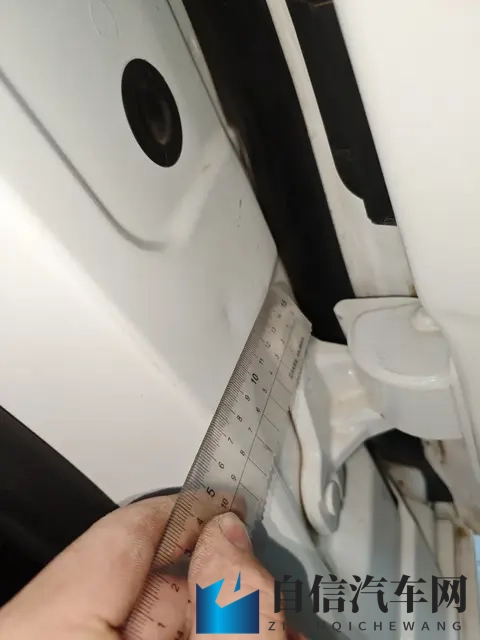 三年破局！仰望以技术利刃撕开超豪华市场，广州车展三大旗舰-1