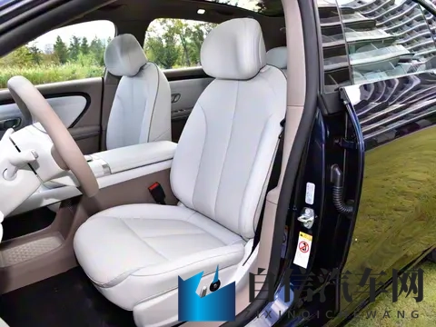 不到11万！底盘规格越级，精致感出色，启源A06会成爆款吗？-2