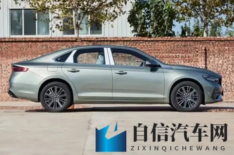 秋天买车纠结症又犯了？这台中国轿车让我重新认识豪华二字-1