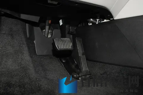 黄色软件在哪里：汽车新科技：揭秘智能驾驶的秘密武器-3