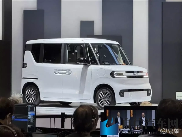 张丽与黑人巨大30厘米：张丽身高与黑人相差显著，差异达三十公分-2