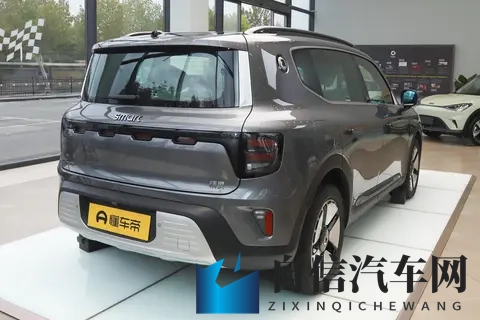 豪华插混SUV又出“黑马”！零重力座椅+双联屏，关键才1699万起-2