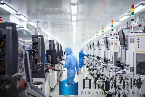 荷兰为讨好美国，亲手引爆欧洲汽车业危机！-1