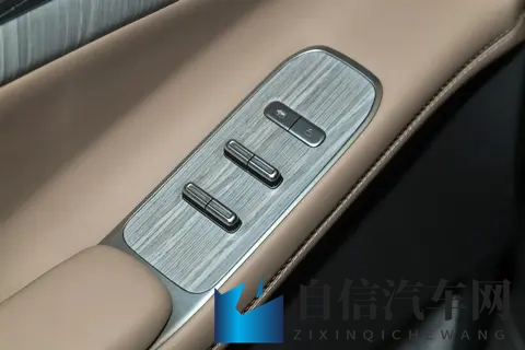 预售35万起，综合续航1602km，配800V架构+5C快充，小鹏X9增程版-2