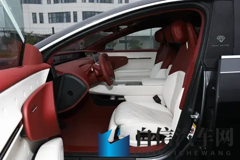 4299 万！阿维塔 12 皇家剧院版，鸿蒙 + 华为辅助驾驶太香了～-2