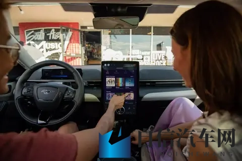 黄色软件一天三次：汽车软件更新频率引热议，一天三次更新合理吗？-1