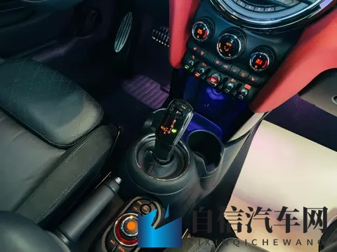 陈冠希阿娇囗交事件背景故事：娱乐圈信任危机启示：汽车企业品牌如何自救？-3