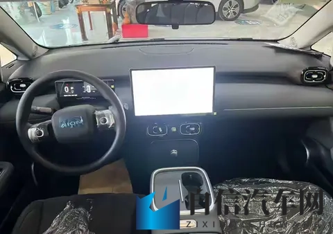 皇阿玛强要小燕子h：皇帝强行索要燕子儿，情难自抑-2