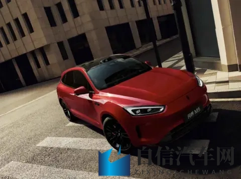 堵车时谁更懂你，Model Y硬刚中国路，问界M5 Ultra悄悄赢了-3