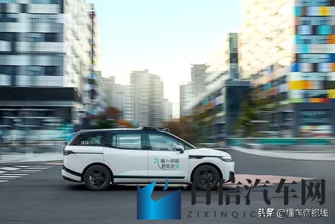 成人色综合：汽车新潮流：个性设计引领时尚驾驶-3