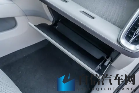 10 万级纯电轿车，续航稳、智能足又舒适，家用必看这款！-3