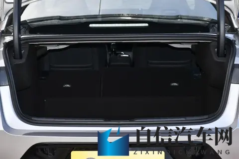 10 万出头的燃油车新选择?第三代领克 03 试驾体验:智能与性能在线-2