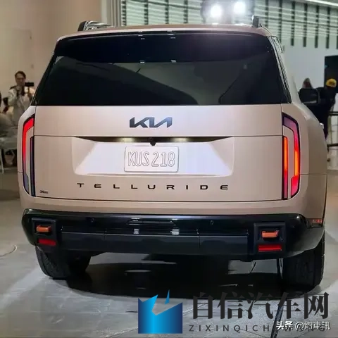 全新起亚telluride正式亮相！外观霸气 内饰豪华，搭配25T混动！-2