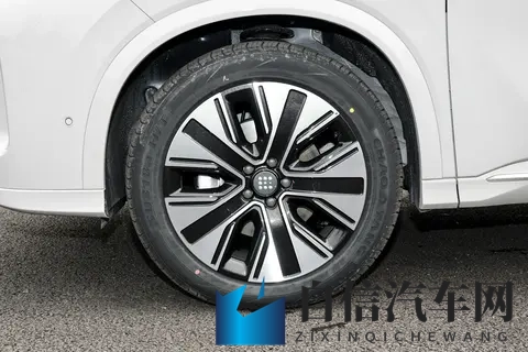 家用插混SUV选哪个？深度解析第三代蓝电E5 PLUS，处处都是惊喜！-2