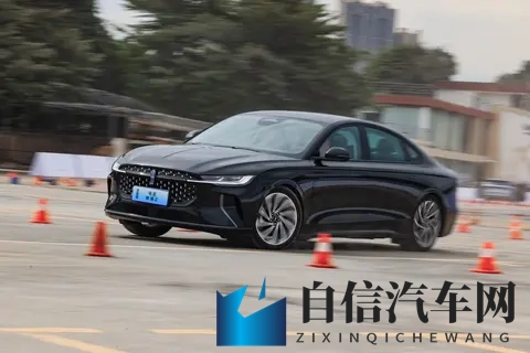 新能源渗透率首破50%时代，豪华混动如何破解选择焦虑症-3