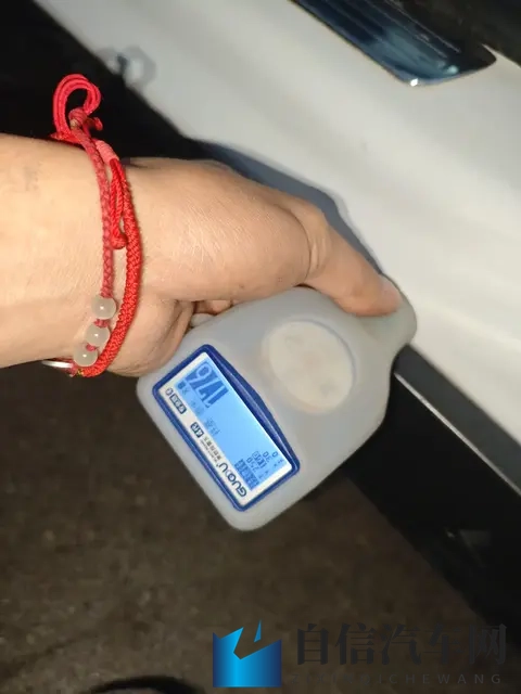 13万多拿下奔驰GLB，2022年白色款，家用代步香不香？-3