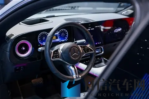 欧美肥臀：西方女性丰腴臀部特点解析-3