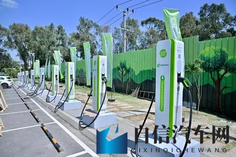 充电5分钟跑400公里？三四线车主哭了：100公里内找不到超充桩！-1