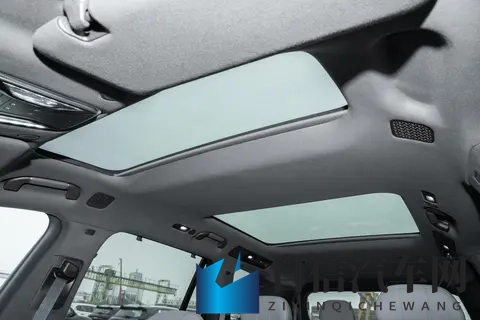 家庭出行的温馨伴侣：体验腾势N8L-2