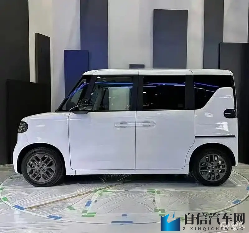 女高中打屁股 网站：女高中生体罚事件，揭秘网络曝光真相-2