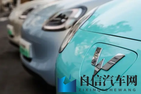 A00级也能开301km，宏光MINIEV四门版长续航上市，售价558万-3