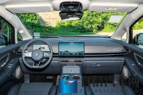 入手26款岚图梦想家，智能安全又豪华，半个月体验超满意！-3