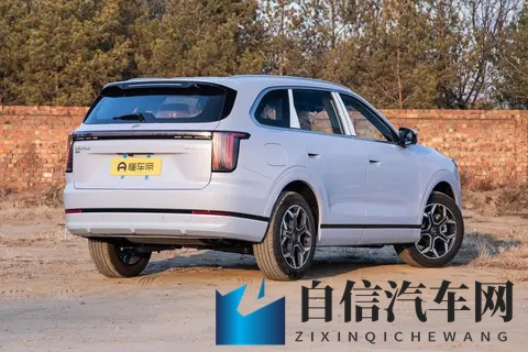 捷途山海L7 PLUS 2025款 121km 五座标准版：打造旅行小房车新体验-2