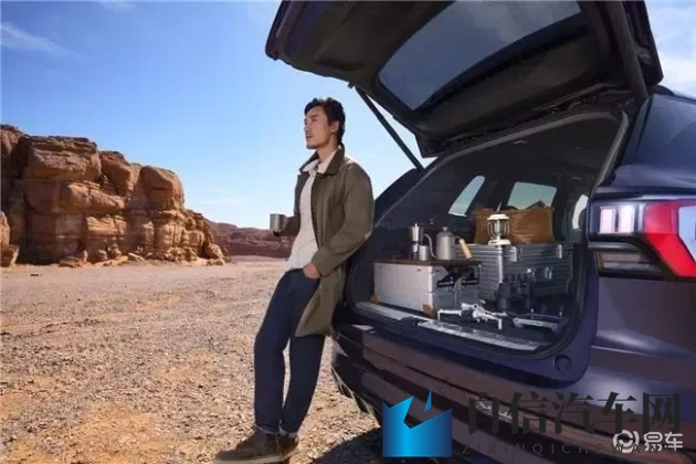 JuliaAnn   大战黑人：《JuliaAnn激战异族精英》-2