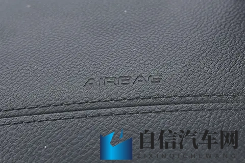 星越L全新东方曜系列：在新能源汽车的冲击下，燃油车如何破局-3