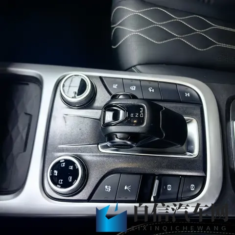 23款坦克300挑战者：圆你硬派越野梦，13万多值不值？-1