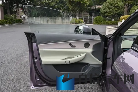 标配800V快充，续航最高710km，15万级星纪元ES选购指南-3