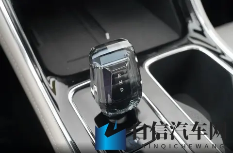 限时先享价689万起，全新帝豪即将上市，水晶挡把你敢信？-1