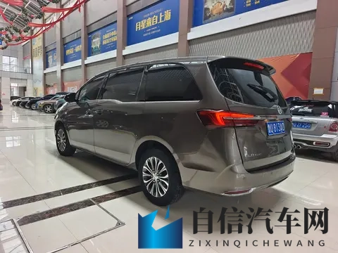 开了2年的别克GL8,11万多拿下商务接待值不值?-3