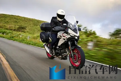 铃木SV-7GX，这款全新摩托车在EICMA车展上亮相-1