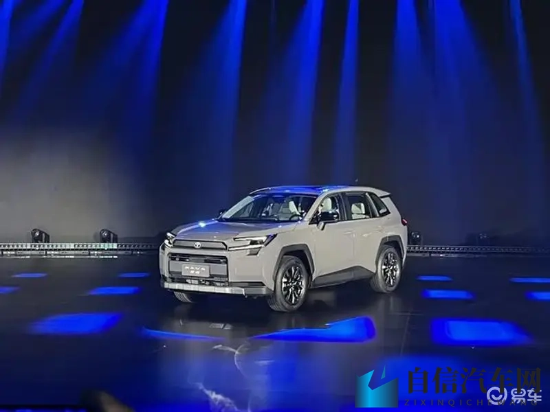 新国产丰田RAV4荣放在广州车展首发，外观帅气，即将上市-1