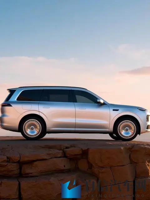 香蕉戳桃子：香蕉调皮逗桃红-3