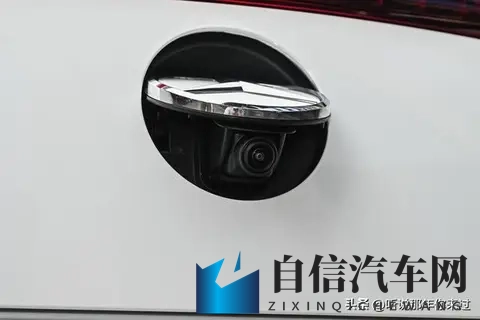 亚洲av一卡二卡三卡：汽车配置升级揭秘：从基础到高端，探索未来趋势-1