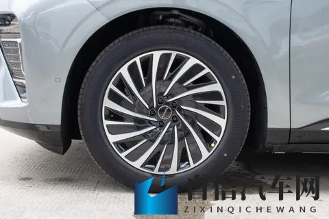 邂逅均衡之选：2025款星纪元ET增程四驱版深度体验-3