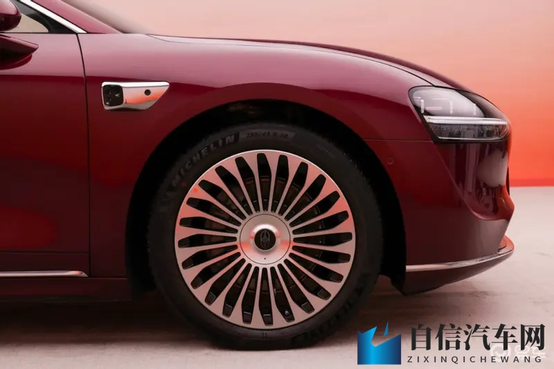 新款享界S9：以智能驾驭未来，重塑豪华出行新标杆-1