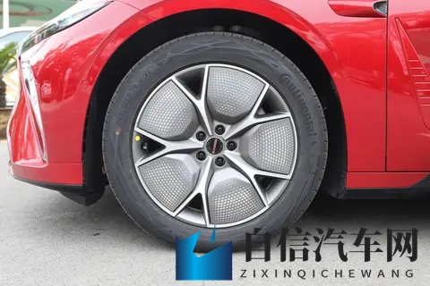 800V平台+8295芯片，标配更丰富，2025款星纪元ES实力如何？-2