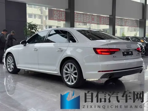 六年奥迪A4L，家用代步好选择，12万不到拿下-3