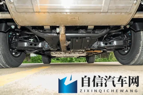 3299万元起售，20T插混+四驱，硬派SUV纵横G700适合家用？-3