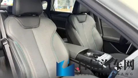 动漫二次元女生自慰：汽车设计新潮流：动漫元素引领时尚风潮-1