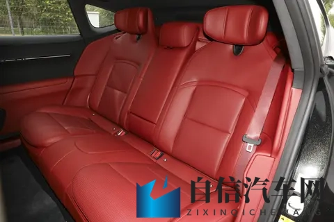 华为+宁德时代,阿维塔12四激光版,把豪华、安全、性能落到实处-2