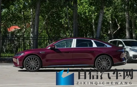 高速稳如BBA！奇瑞风云A9L值不值得买？老司机掏心窝子说10句实话-1