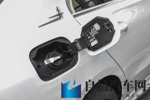 2025 款奔驰 C 级选购参考：围绕选装配置的各版本分析-2