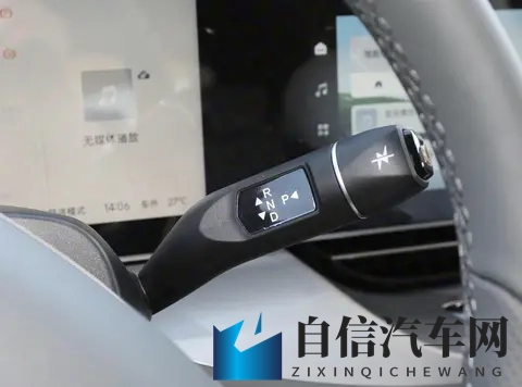 又一国产新能源，轴距2915mm，搭载华为双电机+宁德时代电池-1