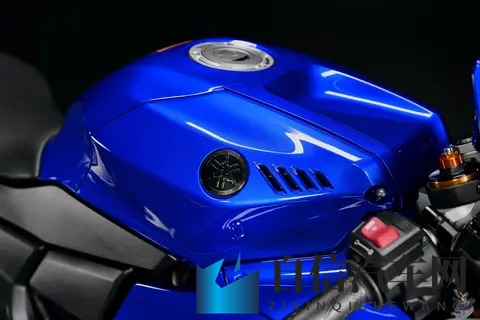 为 WorldSPB 参赛做好准备，Yamaha 2026 YZF-R7 中型跑车-1